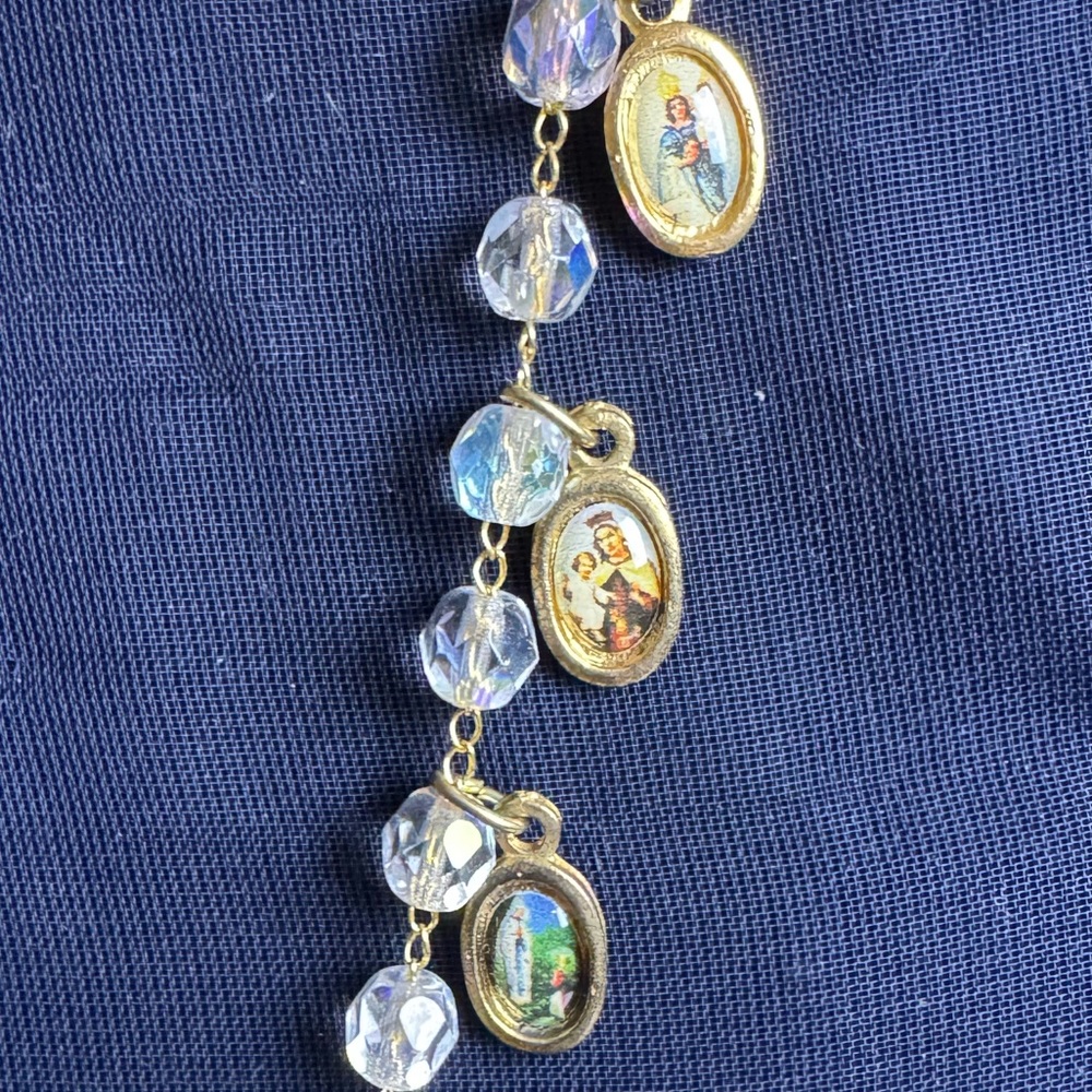 The national shrine shops nwt Elegant Gold Religious Pendant Necklace - Picture 3 of 12